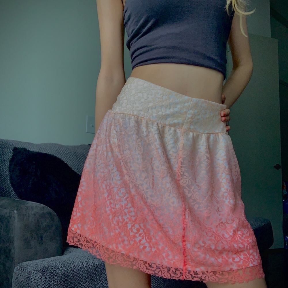 BRAND NEW OMBRÉ DELIAS LACE SKIRT